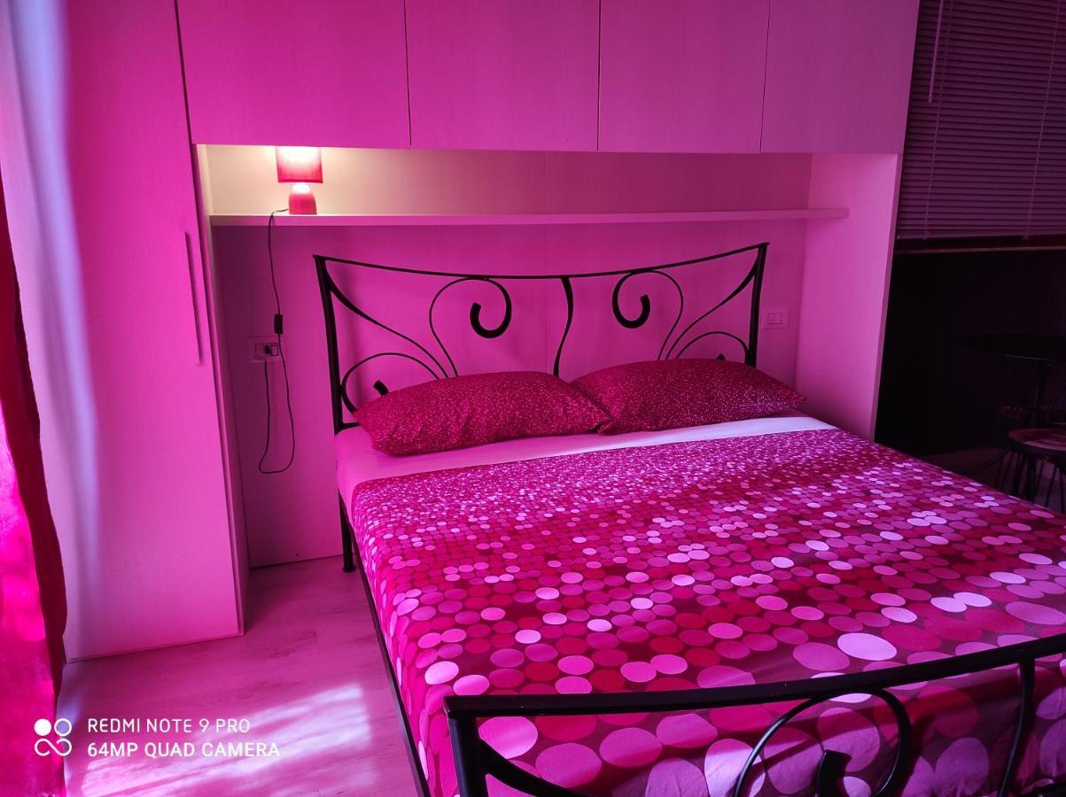 Beb Da Gaia E Giulio Bed & Breakfast Reno Di Leggiuno Dış mekan fotoğraf