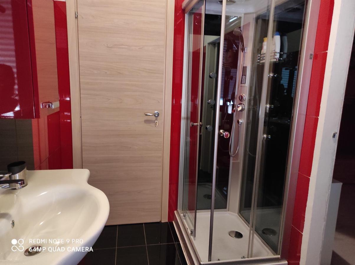 Beb Da Gaia E Giulio Bed & Breakfast Reno Di Leggiuno Dış mekan fotoğraf
